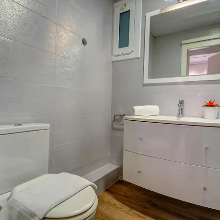Nefertiti Terrace By Hello Homes